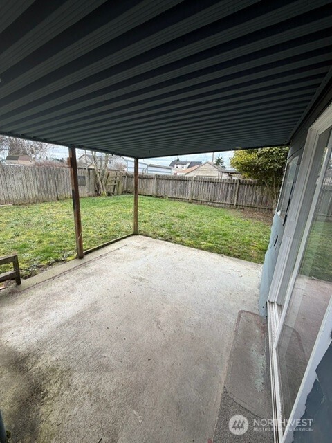 520 E Division Lane , Tacoma, WA 98404