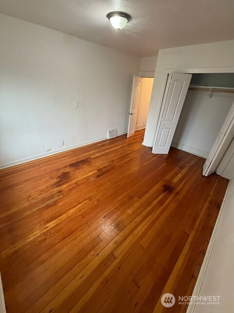 520 E Division Lane , Tacoma, WA 98404