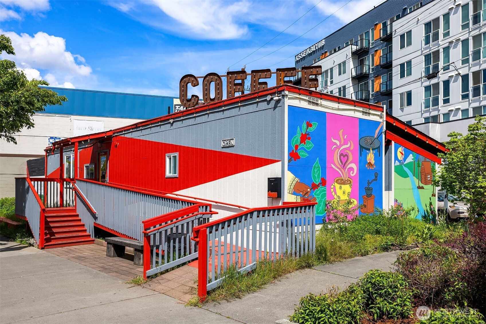 7001 42nd Avenue , Seattle, WA 98118