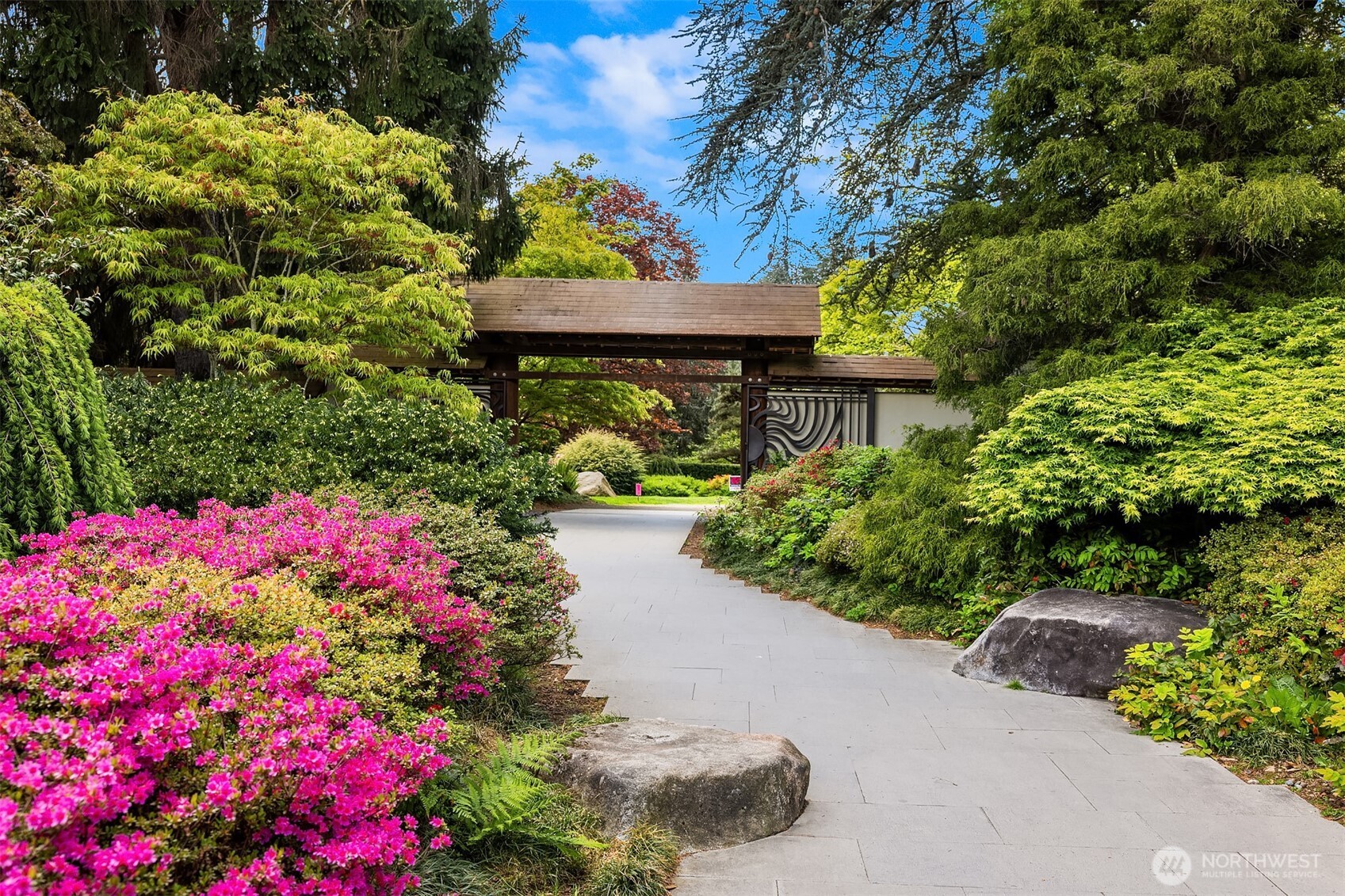 7001 42nd Avenue , Seattle, WA 98118
