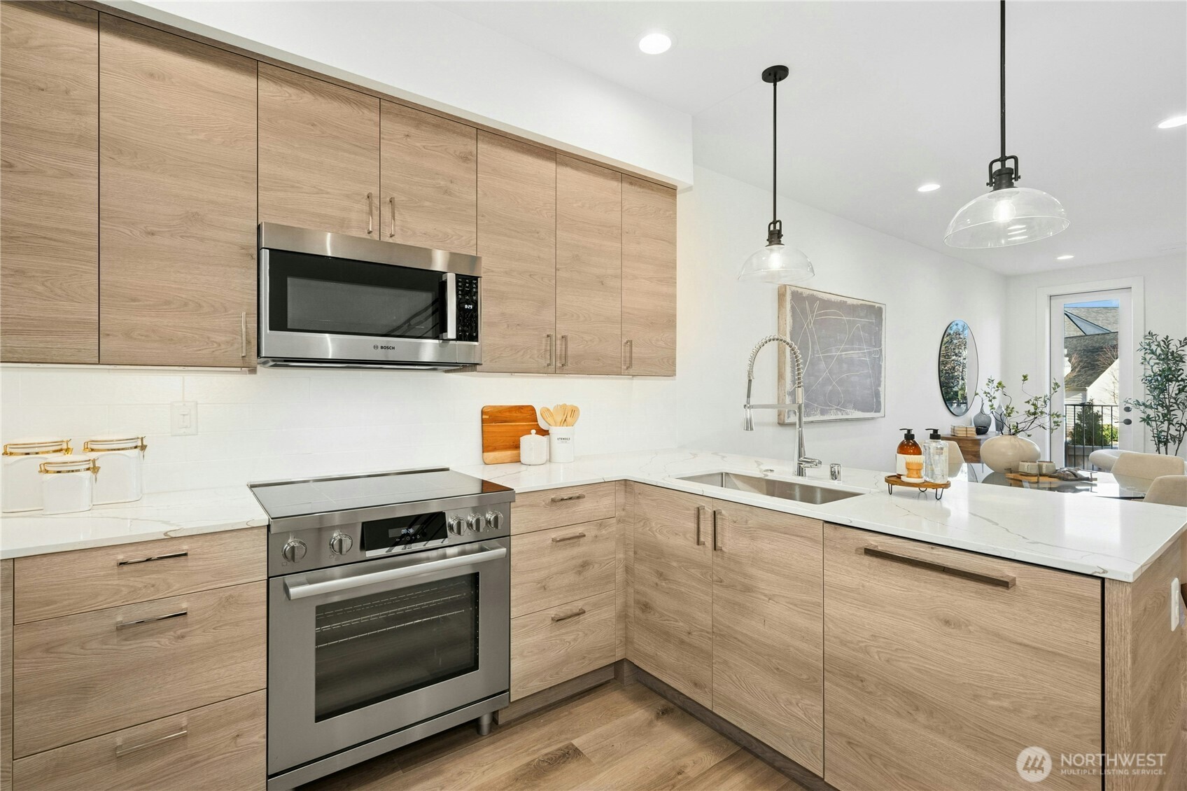 112 D 2nd Street S, Kirkland, WA 98033