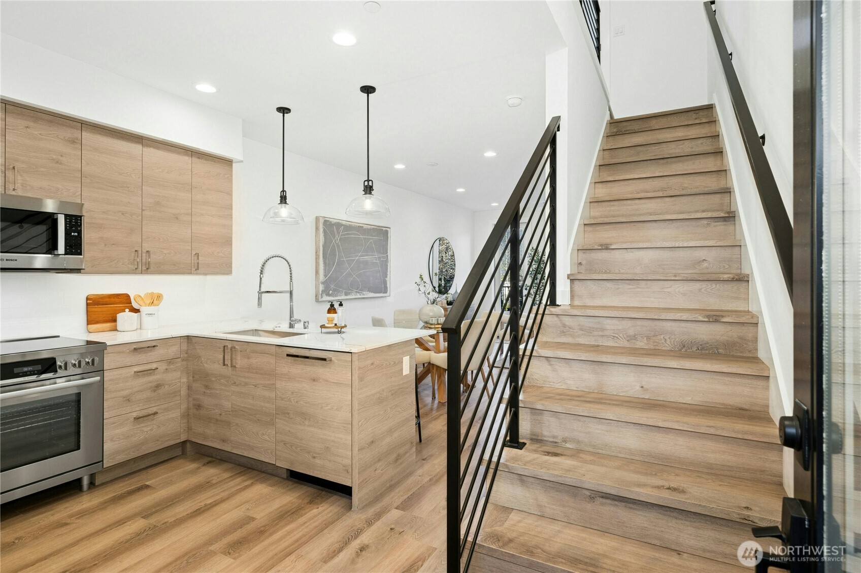 112 D 2nd Street S, Kirkland, WA 98033