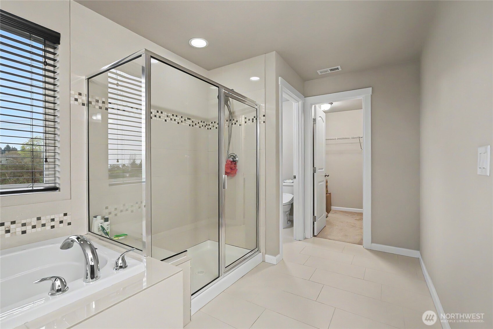 6013 S 302nd Street , Auburn, WA 98001