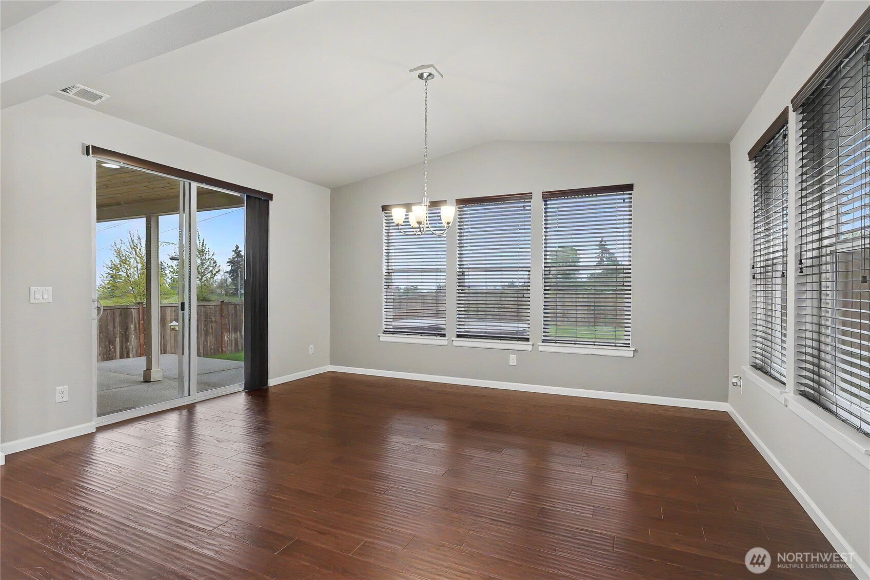 6013 S 302nd Street , Auburn, WA 98001
