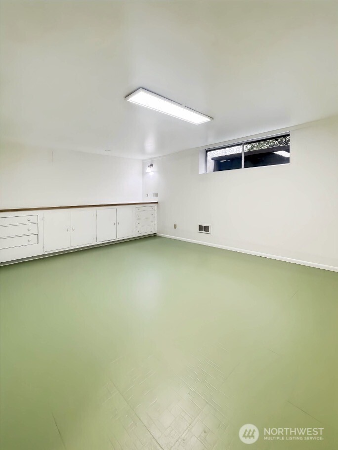 182 State Route 105 , Raymond, WA 98577