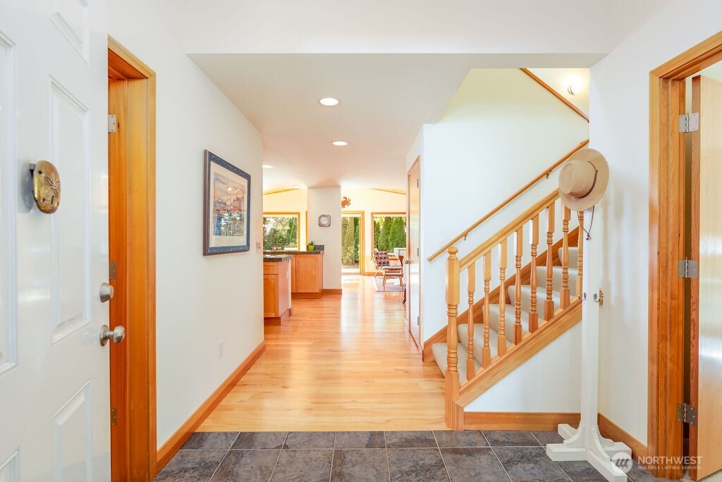 26 G Sound Place , Hat Island, WA 98206