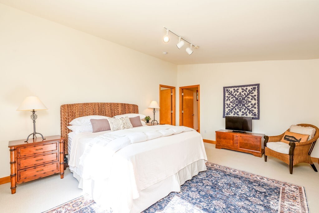 26 G Sound Place , Hat Island, WA 98206