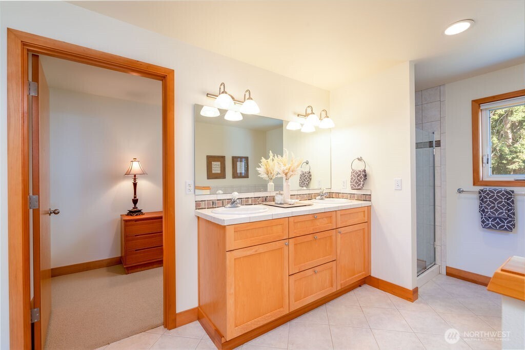 26 G Sound Place , Hat Island, WA 98206