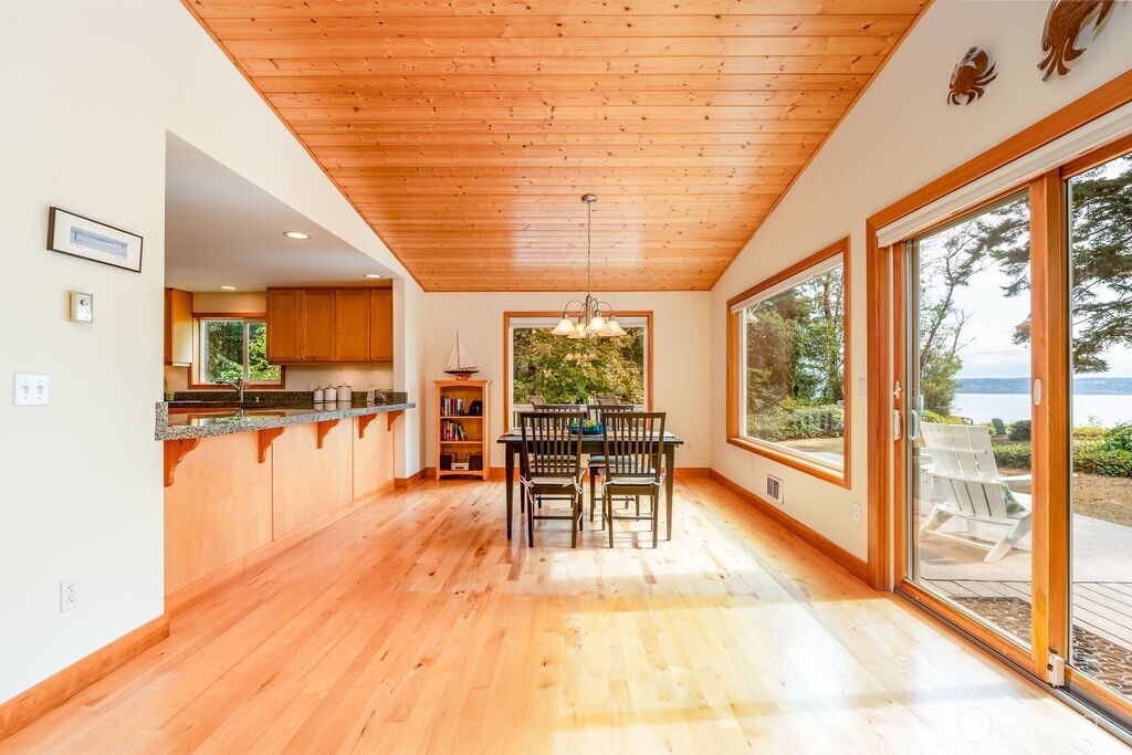 26 G Sound Place , Hat Island, WA 98206