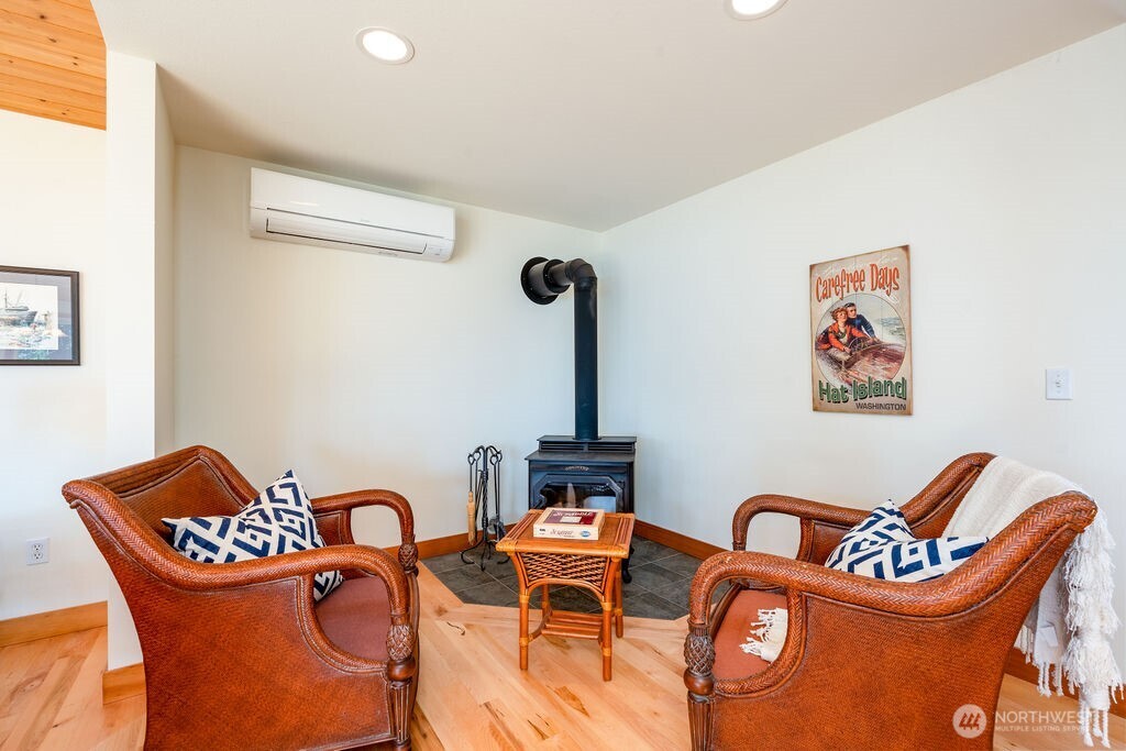 26 G Sound Place , Hat Island, WA 98206