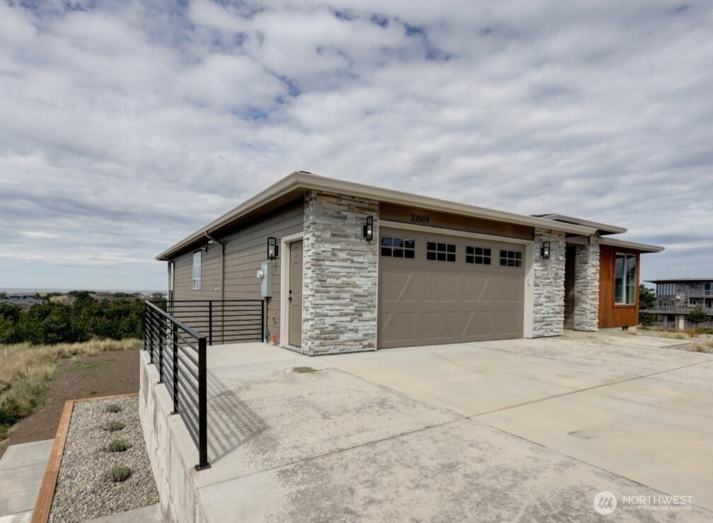 33509 J Place NW, Ocean Park, WA 98640