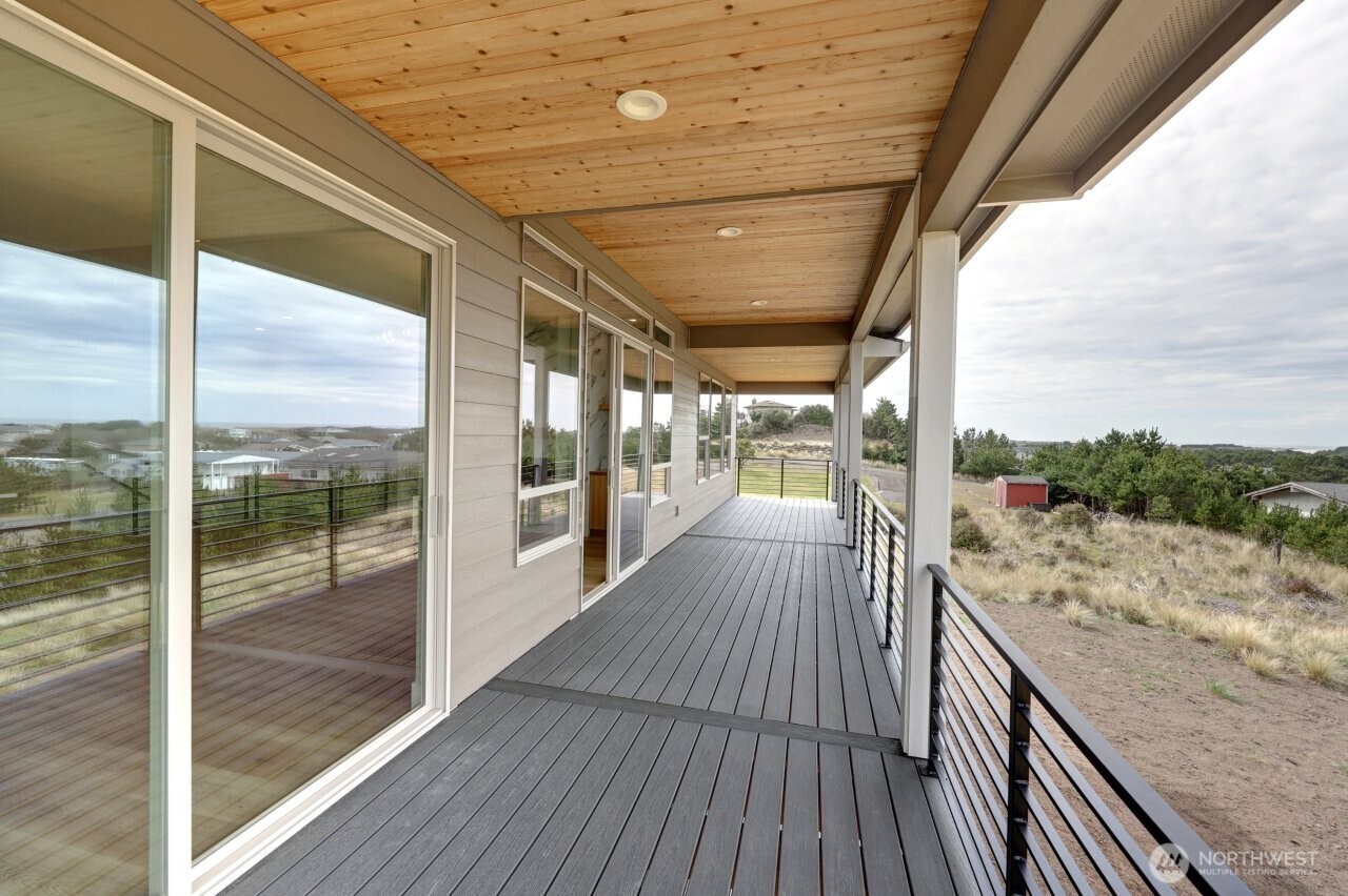 33509 J Place NW, Ocean Park, WA 98640