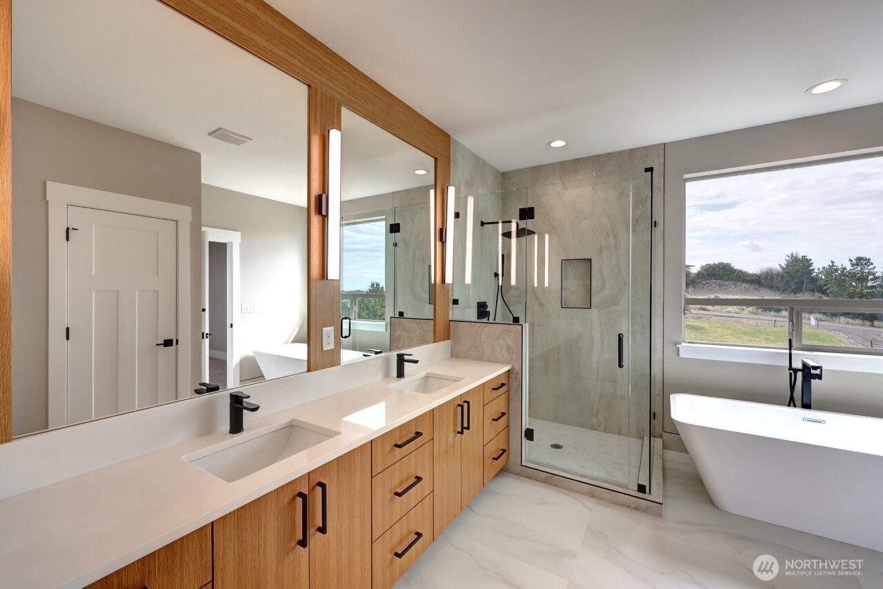 33509 J Place NW, Ocean Park, WA 98640