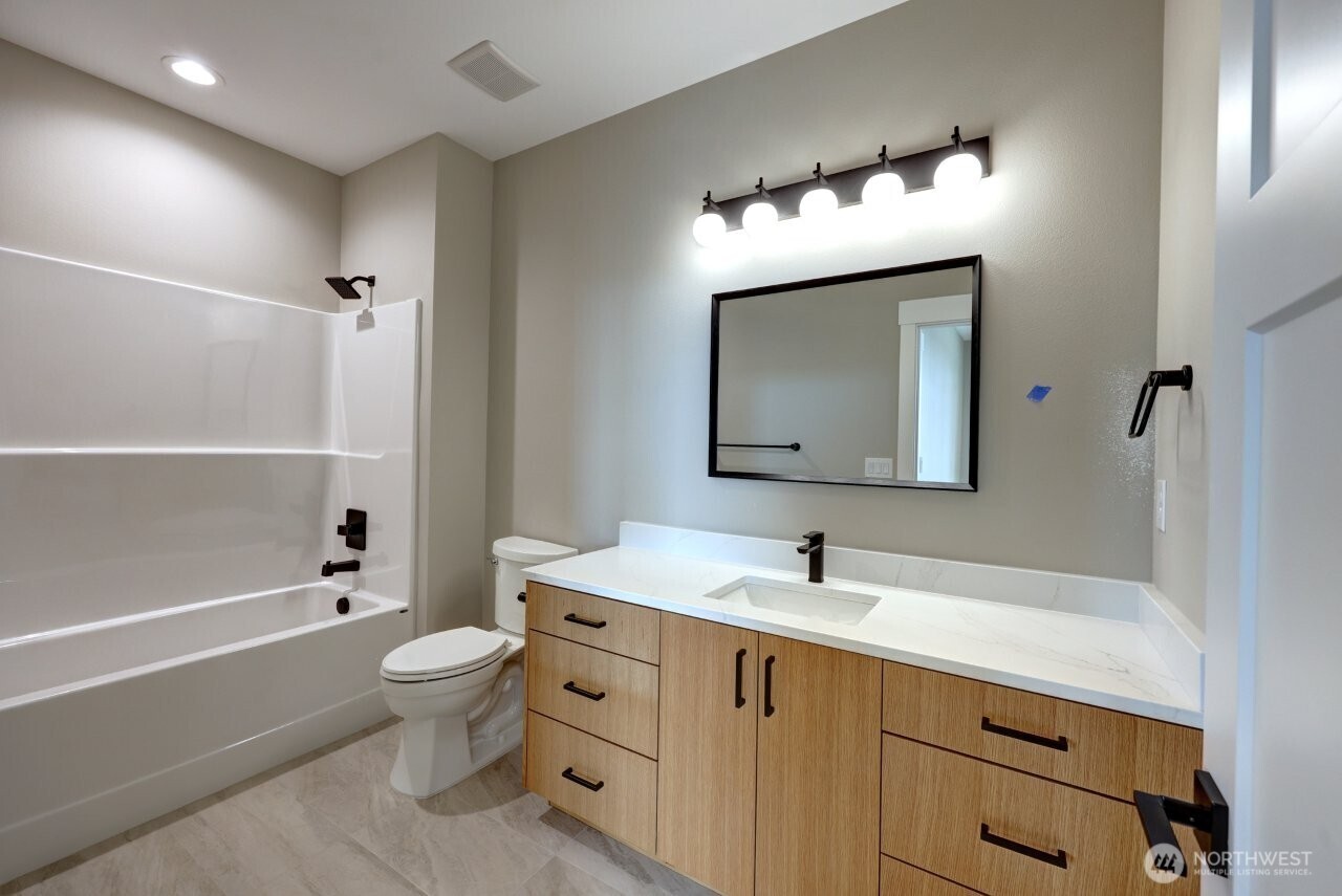 33509 J Place NW, Ocean Park, WA 98640