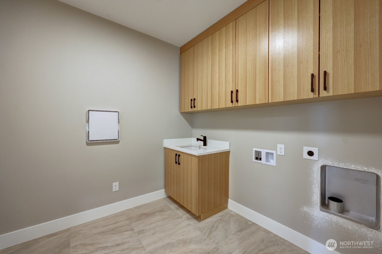 33509 J Place NW, Ocean Park, WA 98640