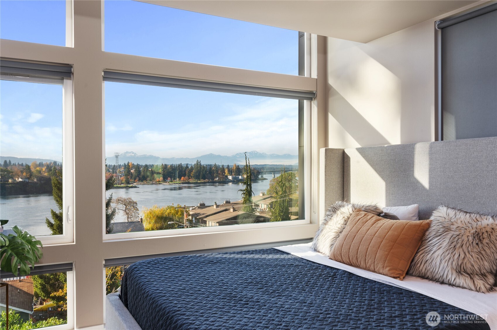 1157 Wheaton Way , Bremerton, WA 98310