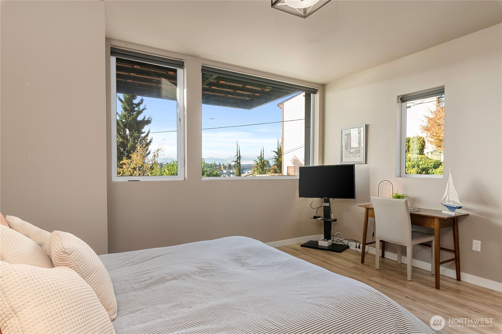 1157 Wheaton Way , Bremerton, WA 98310