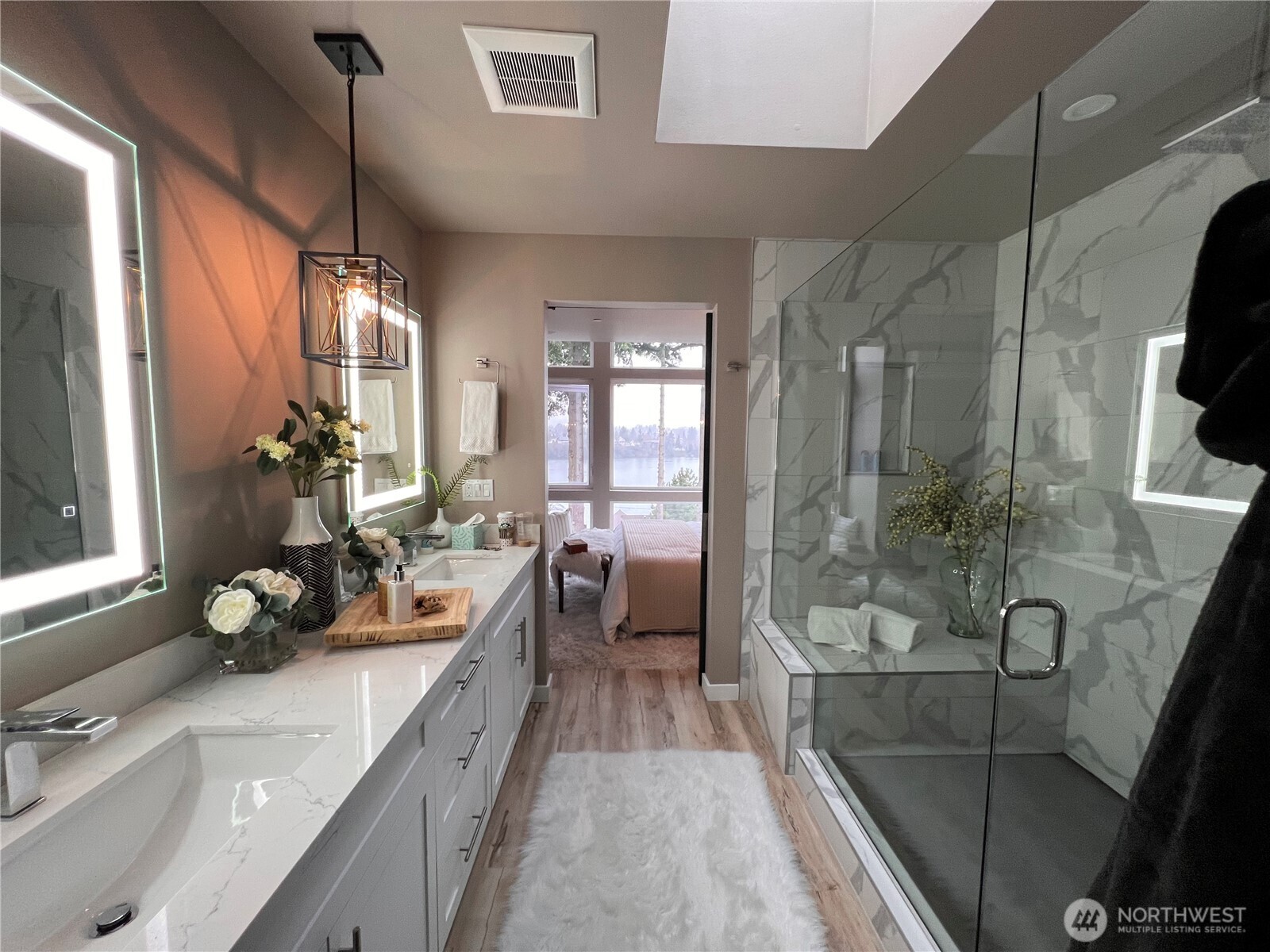 1149 Wheaton Way , Bremerton, WA 98310-4424