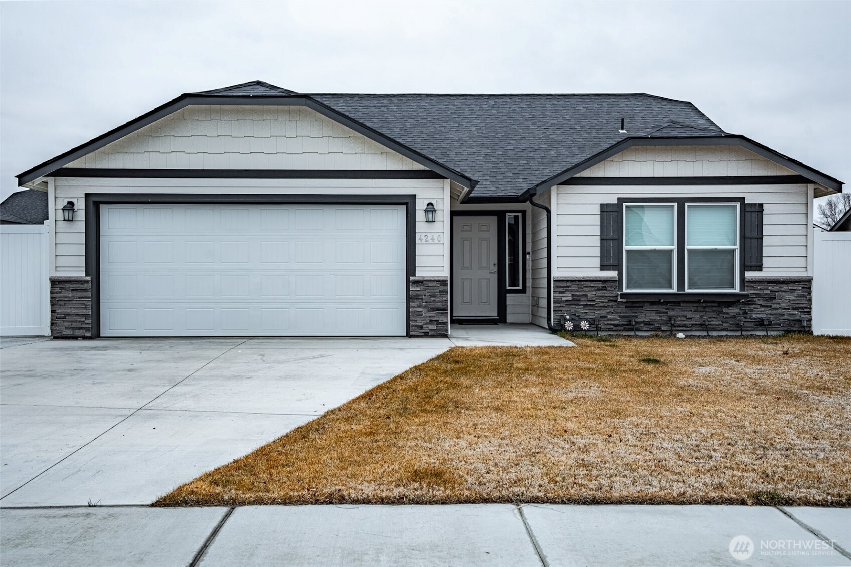 4240 W Bufflehead blvd , Moses Lake, WA 98837