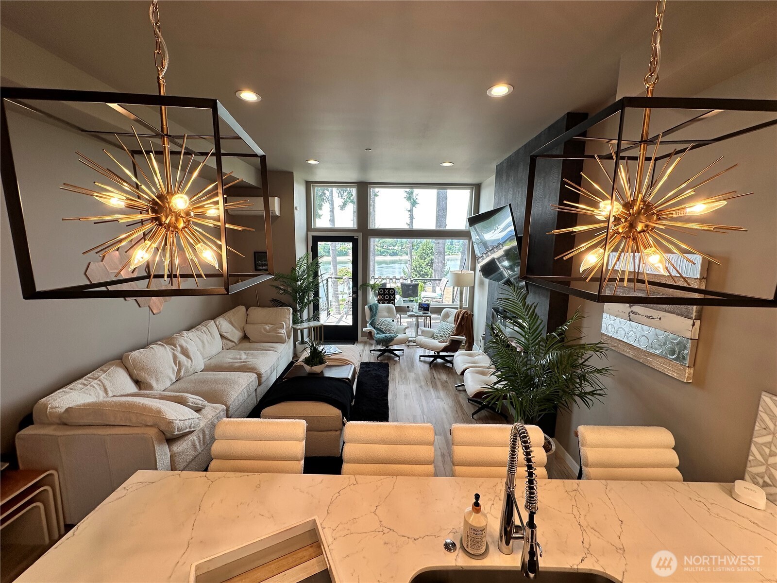 1149 Wheaton Way , Bremerton, WA 98310-4424