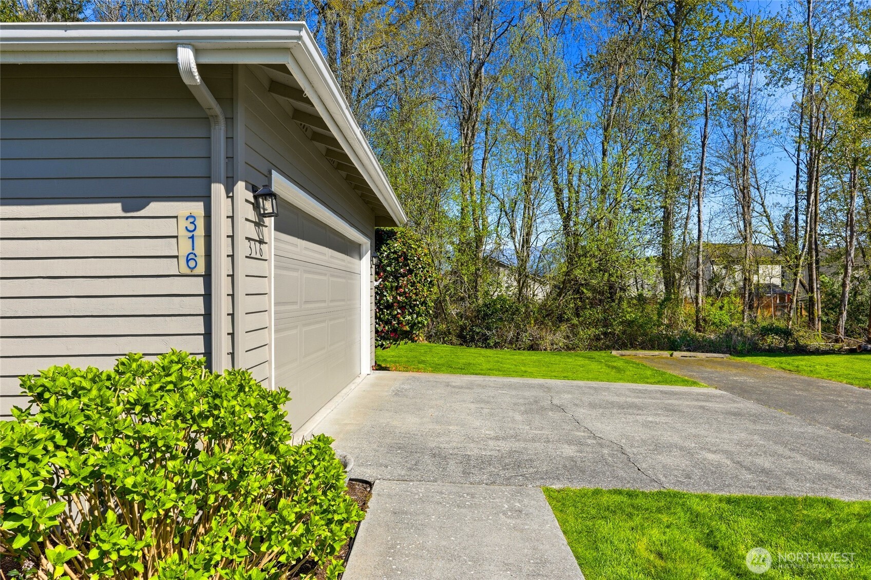 2901 Club Court #316, Mount Vernon, WA 98273