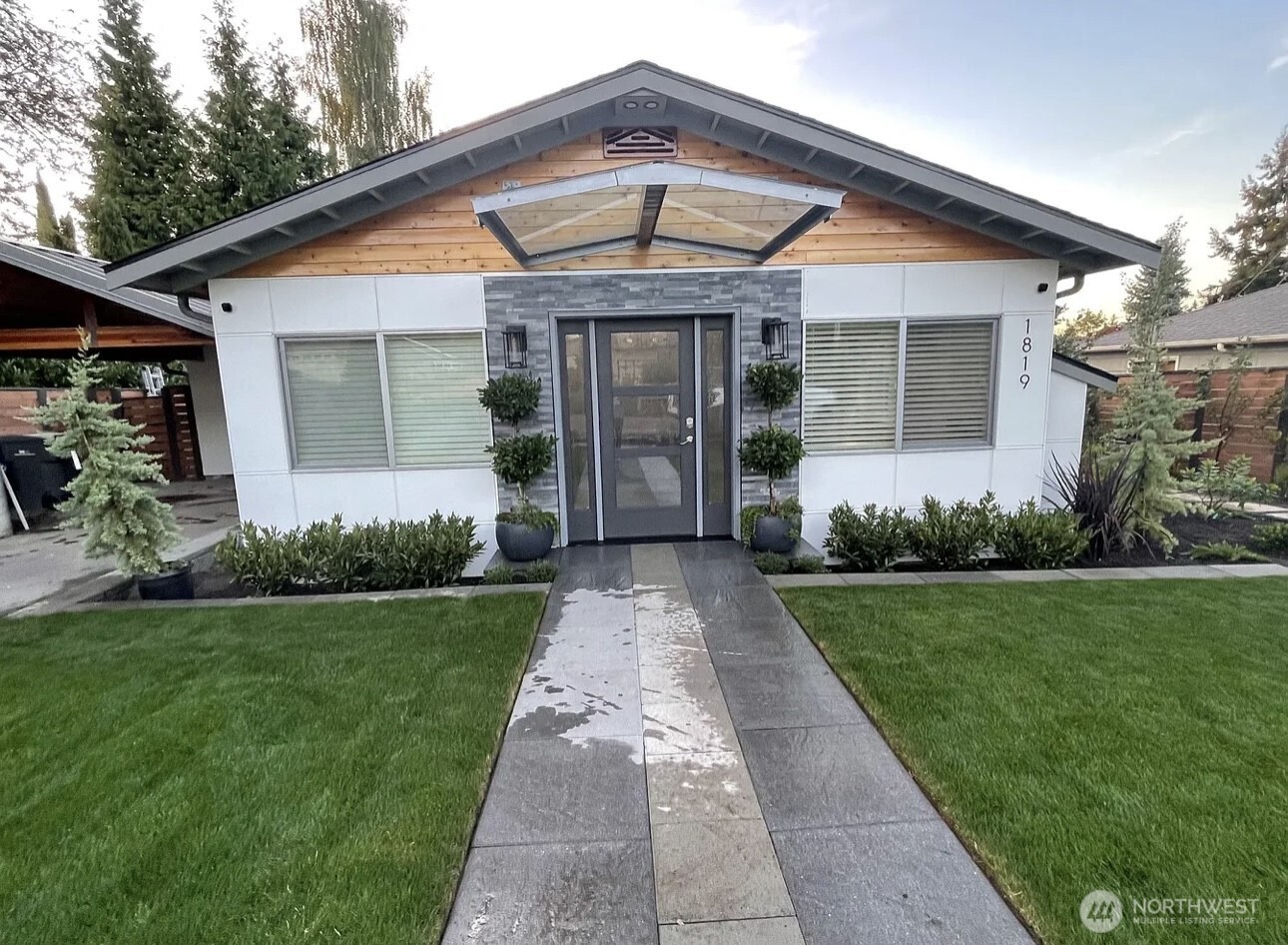 1819 7th Street W, Kirkland, WA 98033-4858