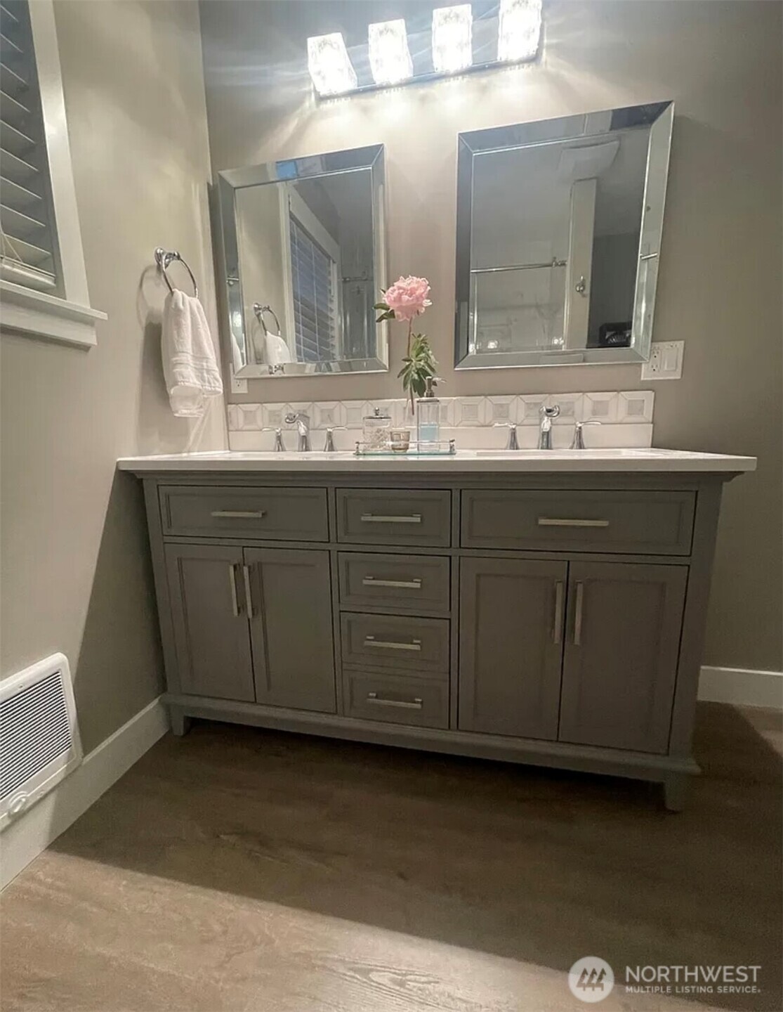 1819 7th Street W, Kirkland, WA 98033-4858