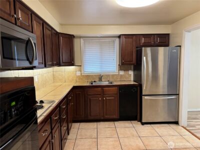 8930 7th Avenue SE, Everett, WA 98208 - Photo 6