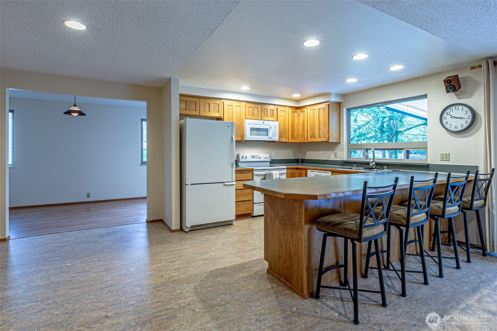 1808 Riverview Drive NE, Auburn, WA 98002