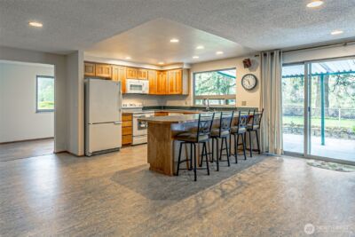 1808 Riverview Drive NE, Auburn, WA 98002 - Photo 10