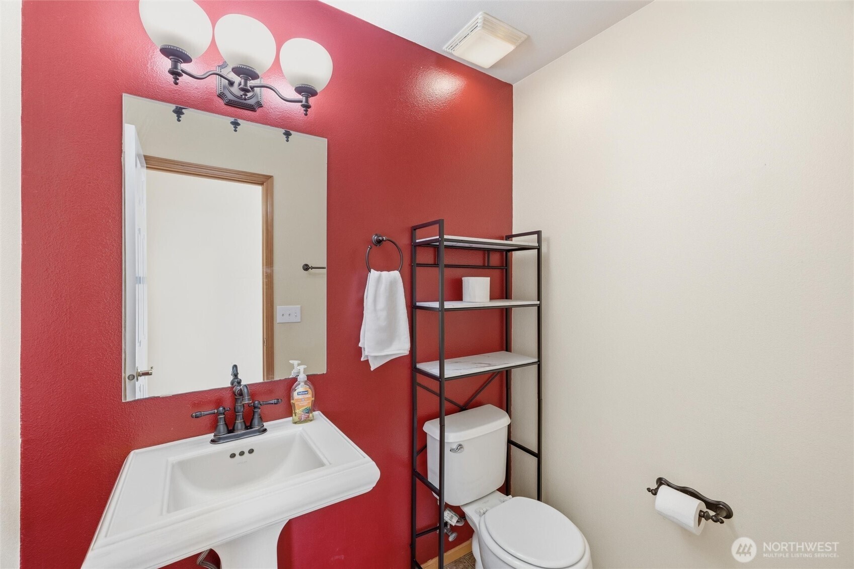 1804 SW Olive Street , Oak Harbor, WA 98277