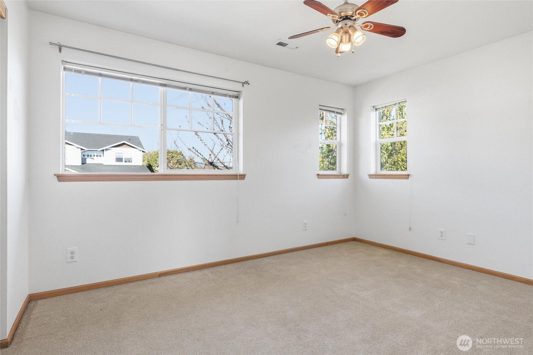 1804 SW Olive Street , Oak Harbor, WA 98277