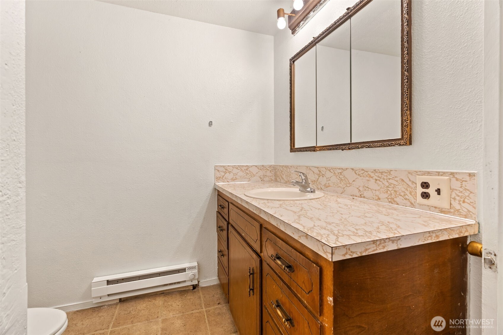 102 W Poplar Street , Shelton, WA 98584