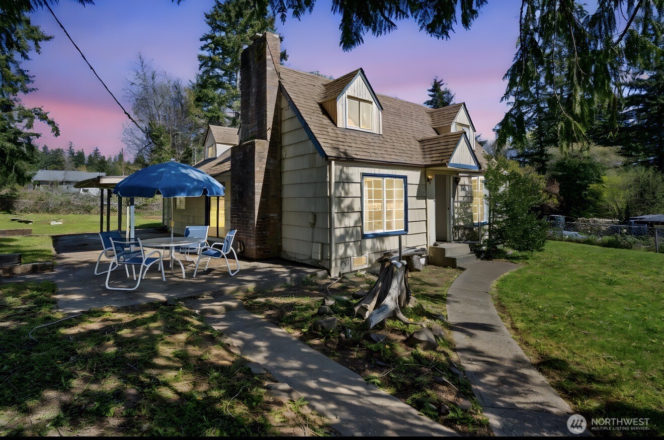 102 W Poplar Street , Shelton, WA 98584