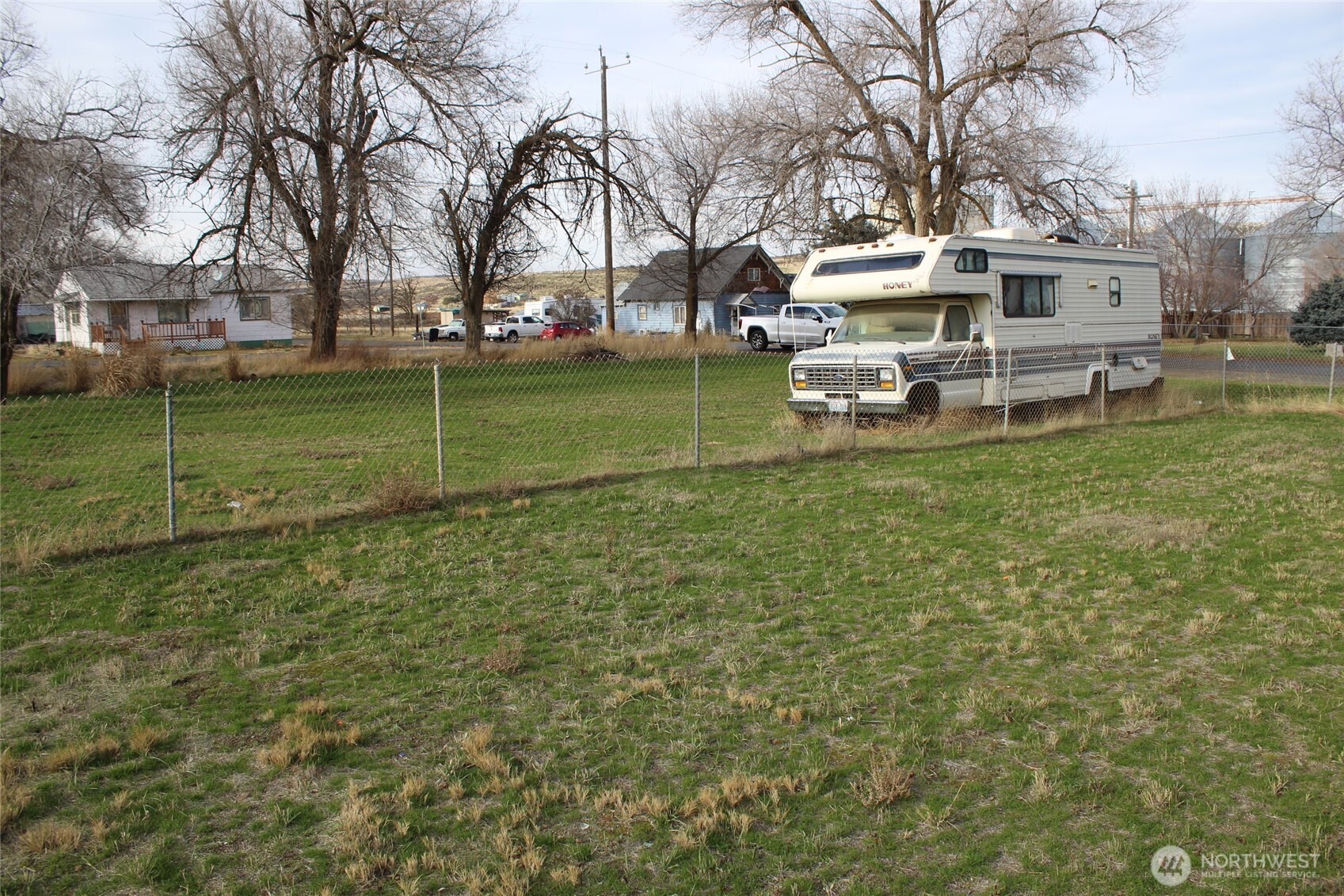 313 E Main , Lind, WA 99341
