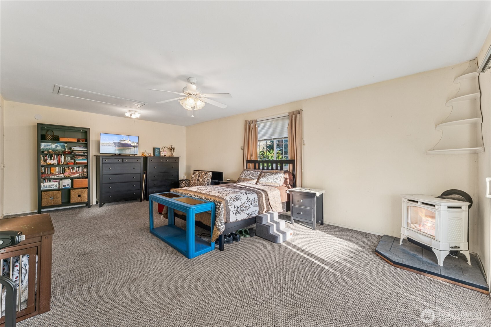 406 Dupont Avenue , Dupont, WA 98327