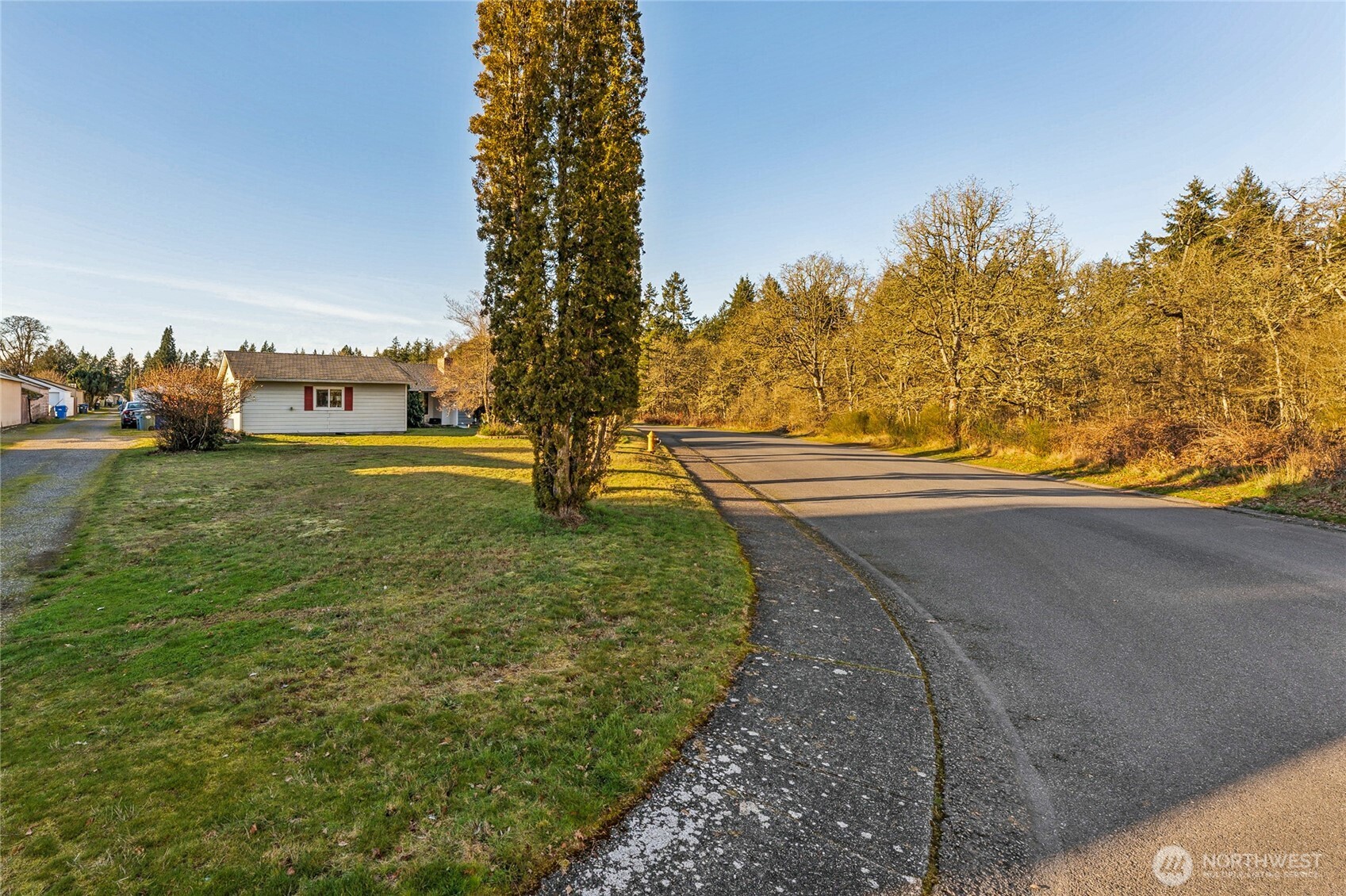 406 Dupont Avenue , Dupont, WA 98327