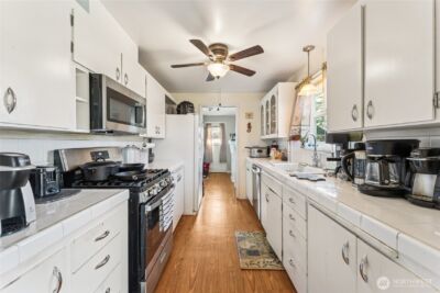 406 Dupont Avenue , Dupont, WA 98327 - Photo 8