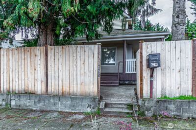 6225 S Puget Sound Avenue , Tacoma, WA 98409