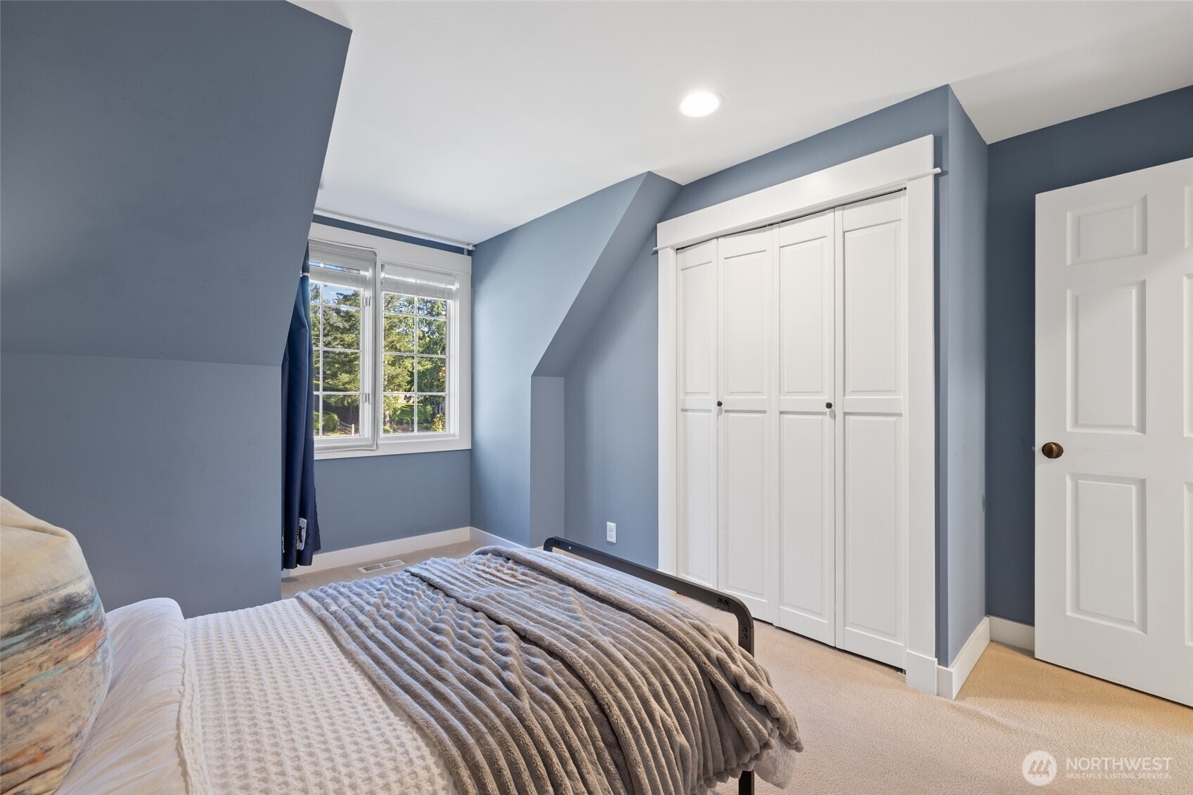 413 213th Place SE , Sammamish, WA 98074