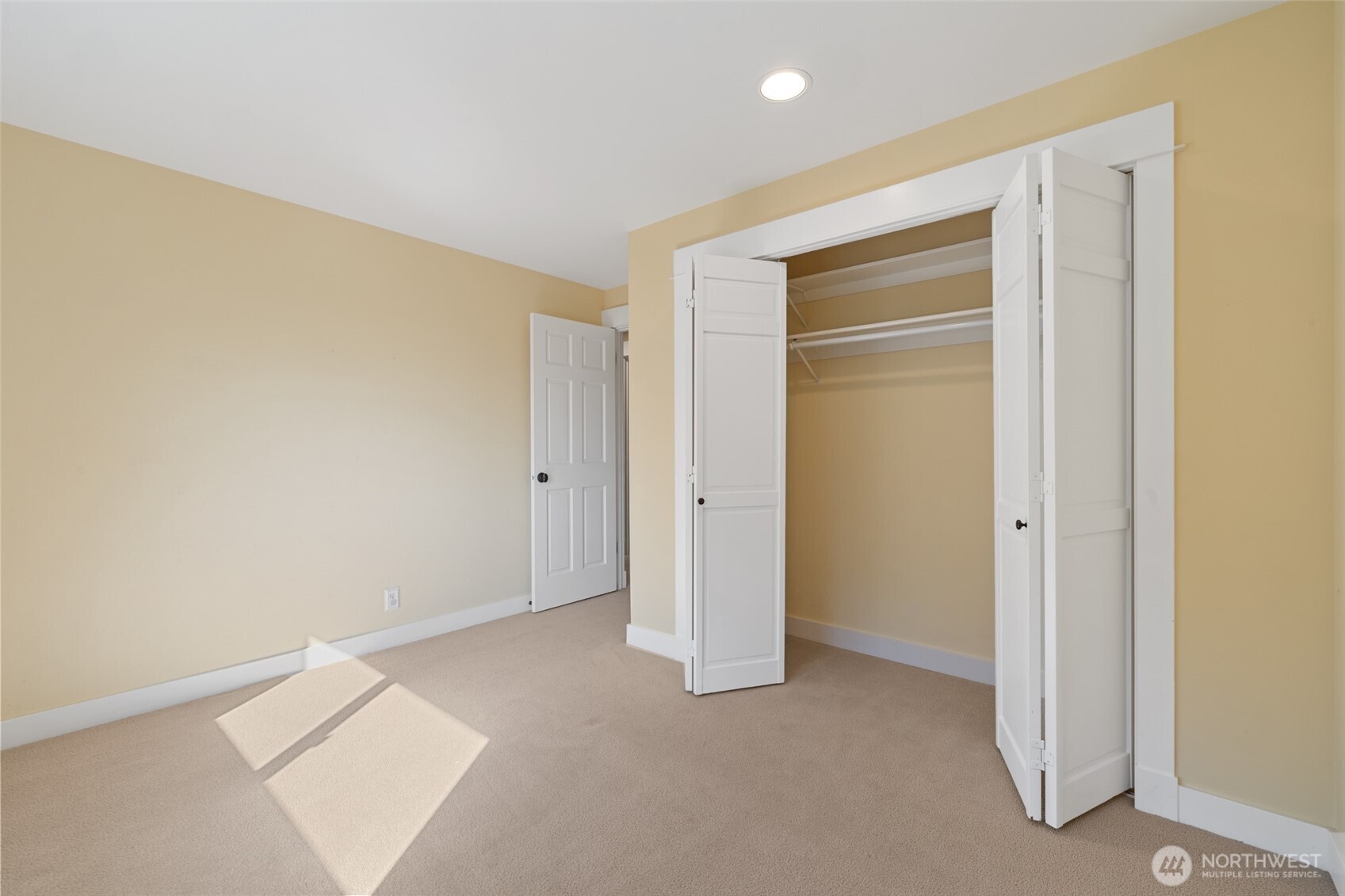 413 213th Place SE , Sammamish, WA 98074