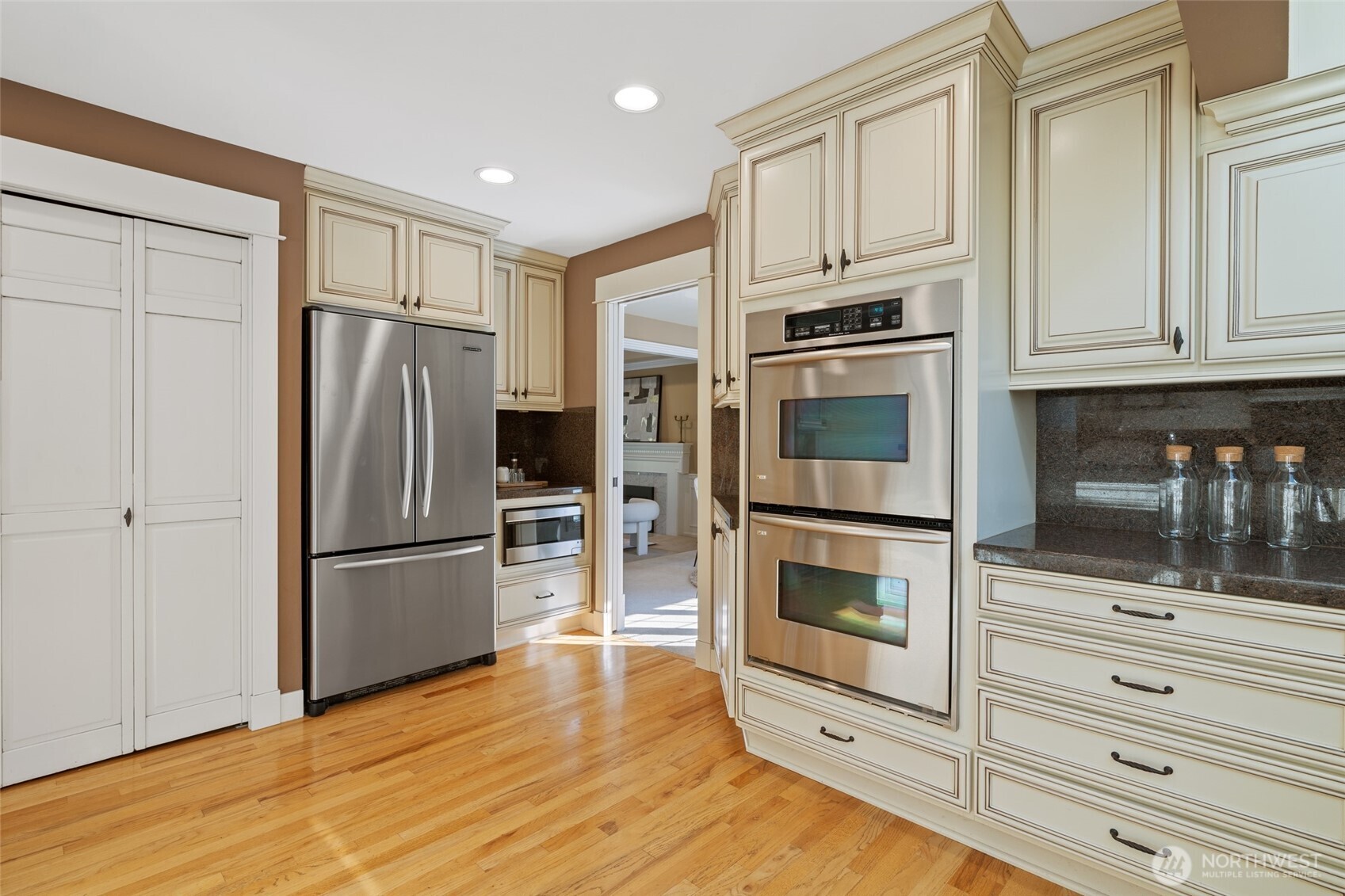 413 213th Place SE , Sammamish, WA 98074