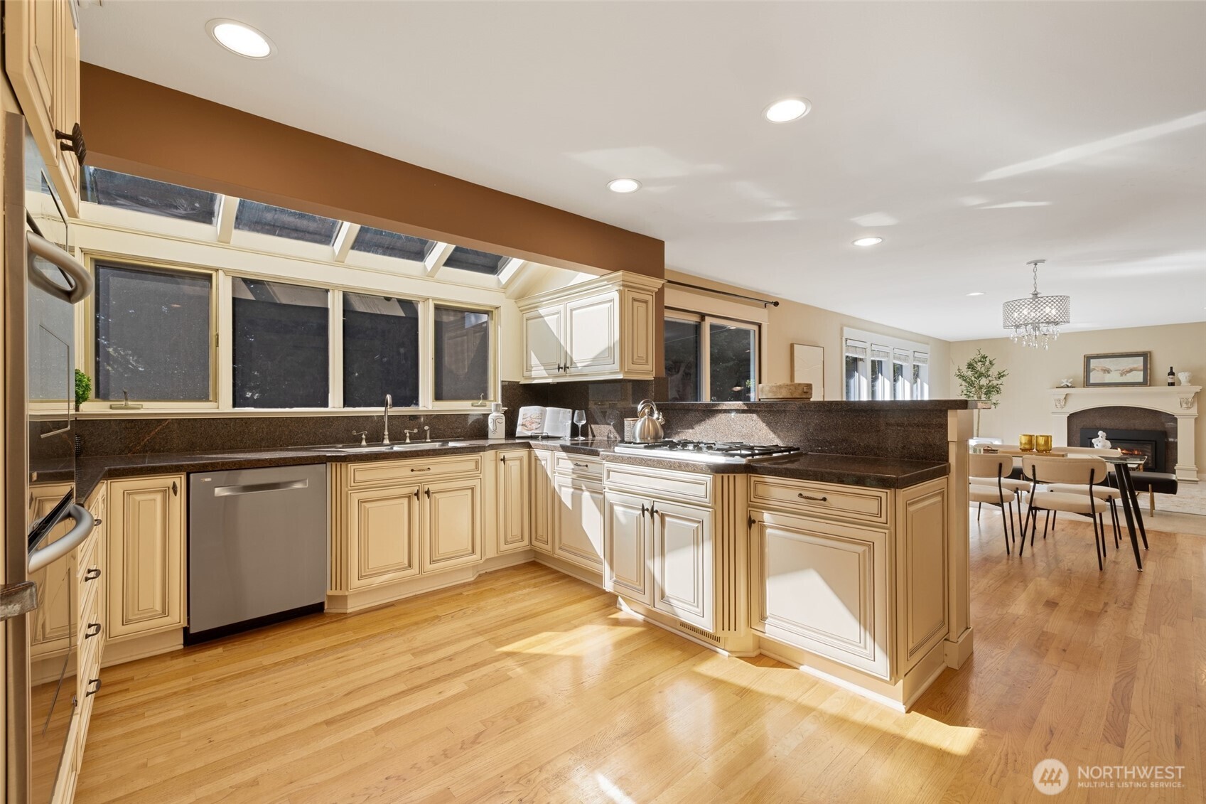 413 213th Place SE , Sammamish, WA 98074