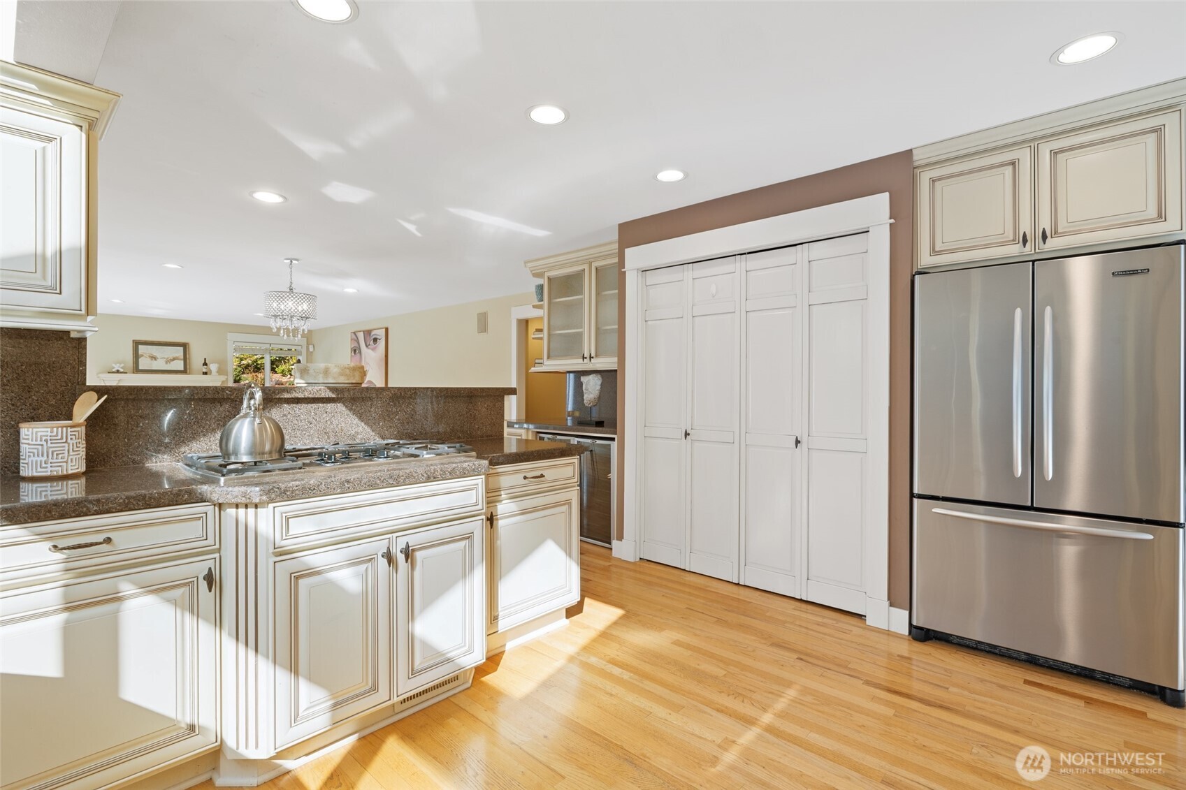 413 213th Place SE , Sammamish, WA 98074