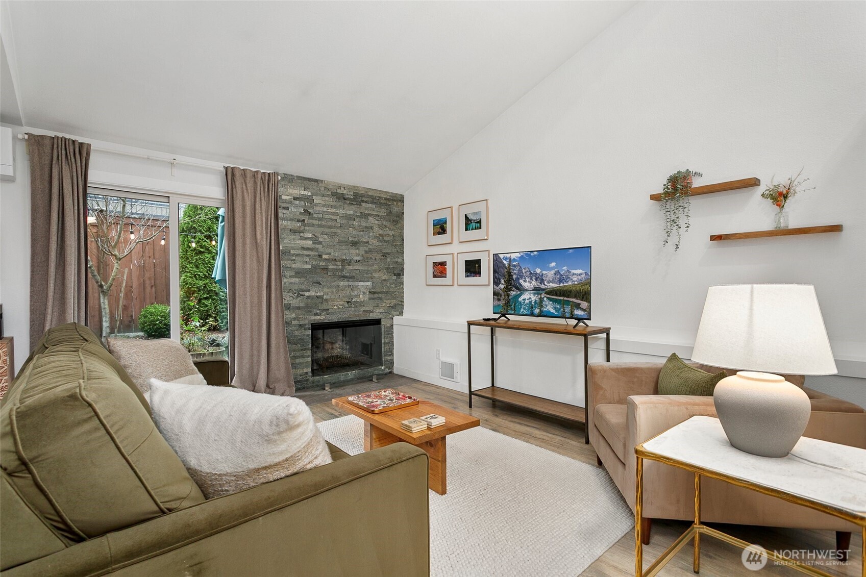 15929 3rd Place SW #D, Burien, WA 98166