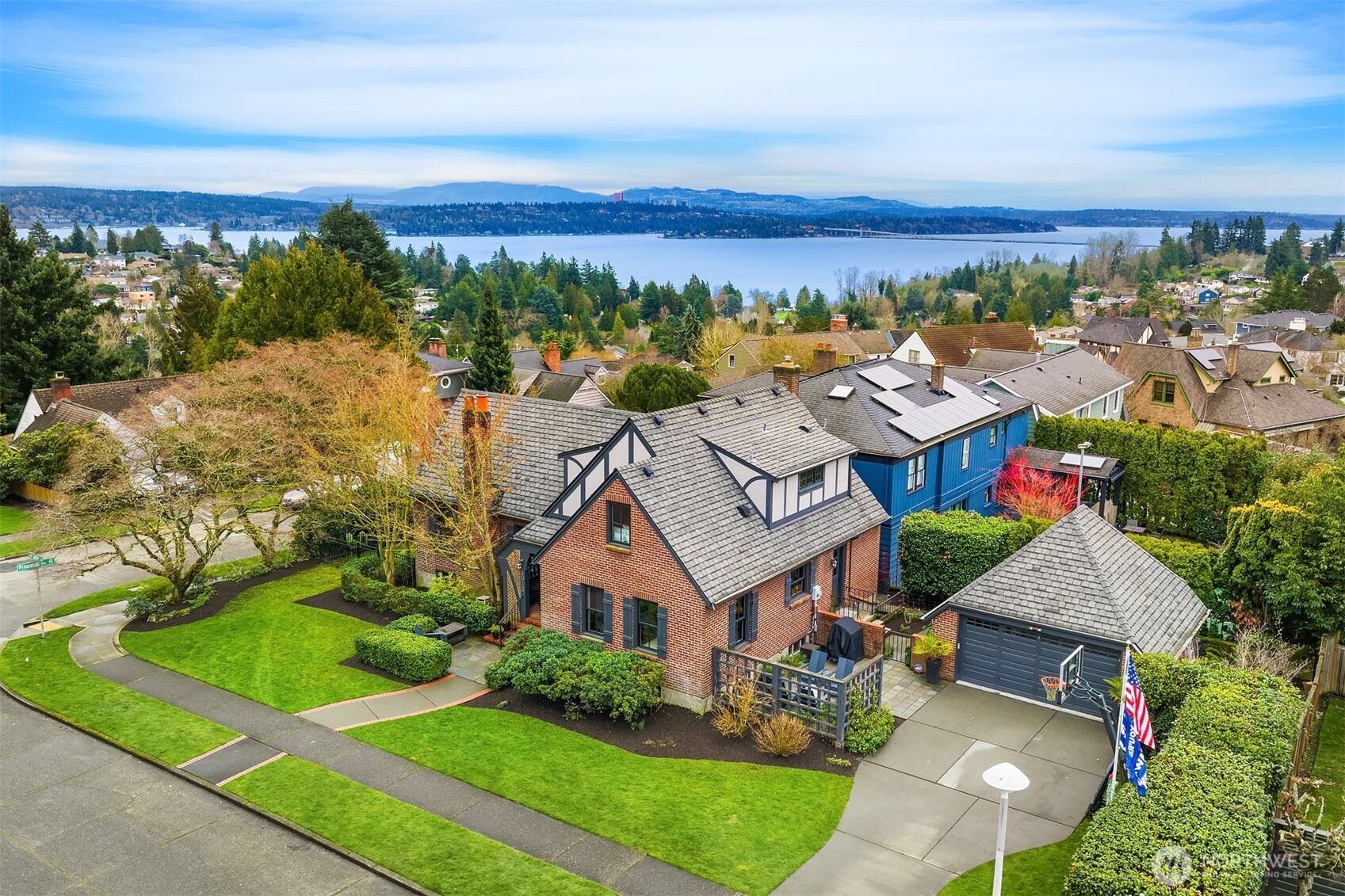 4915 NE 60th Street , Seattle, WA 98115