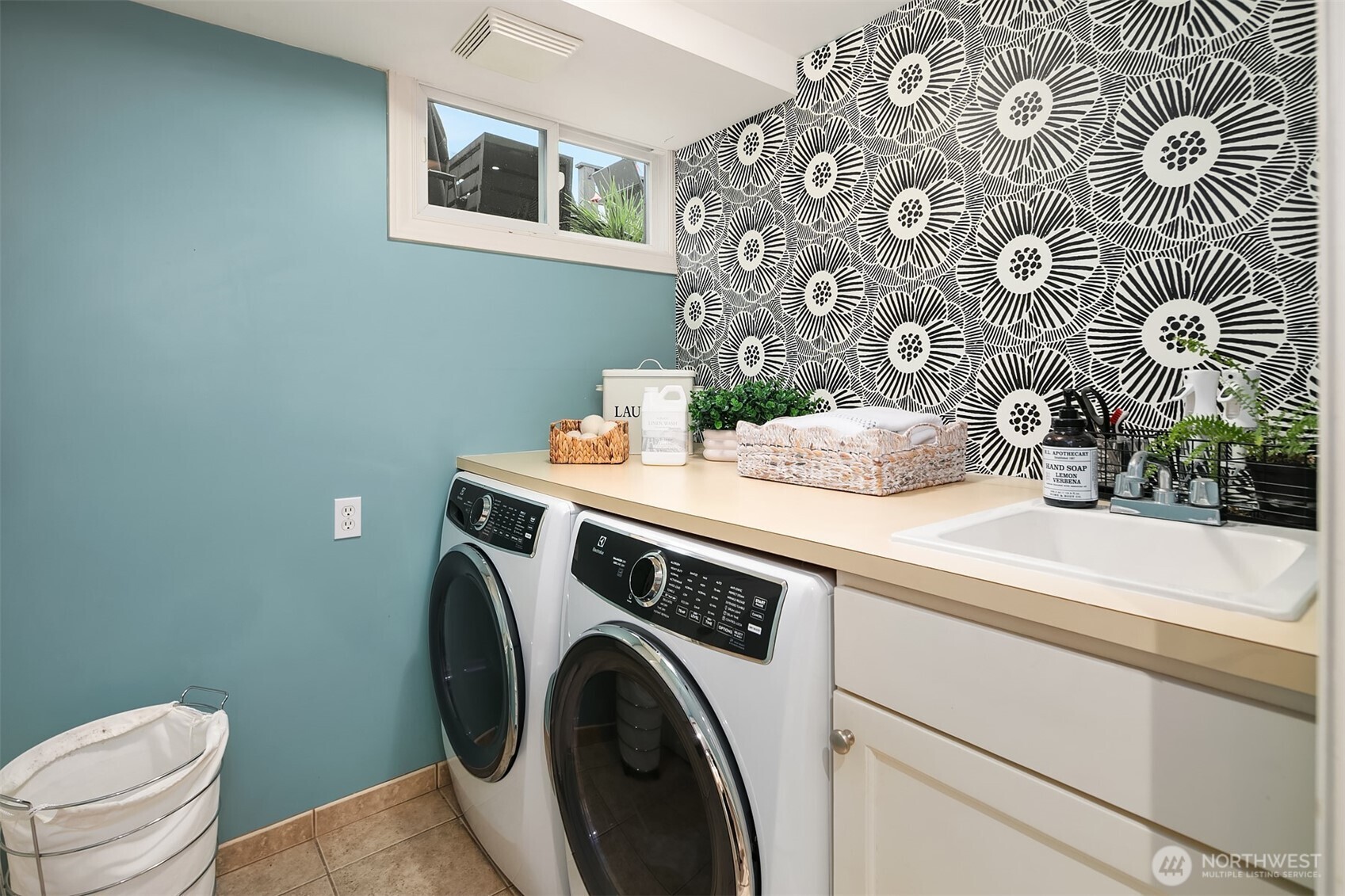 4915 NE 60th Street , Seattle, WA 98115