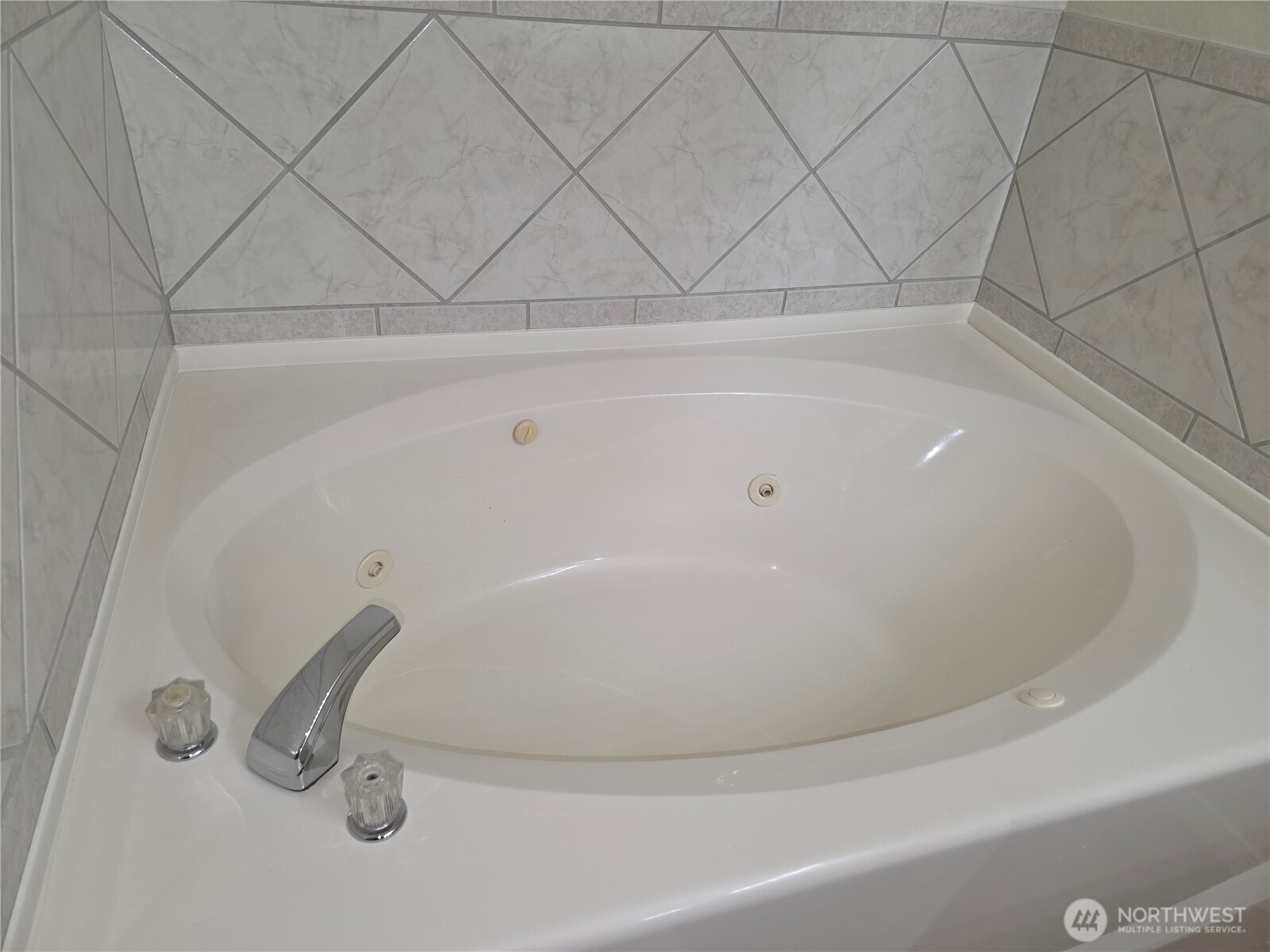 24006 222nd Avenue SE #16, Maple Valley, WA 98038-5880