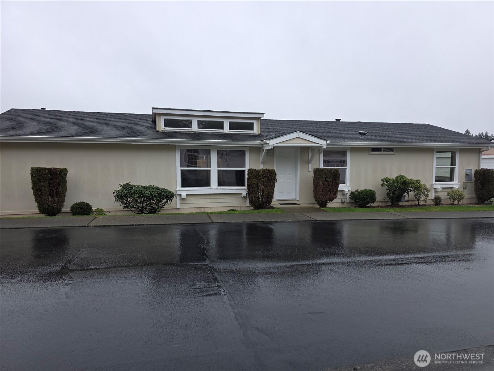24006 222nd Avenue SE #16, Maple Valley, WA 98038-5880