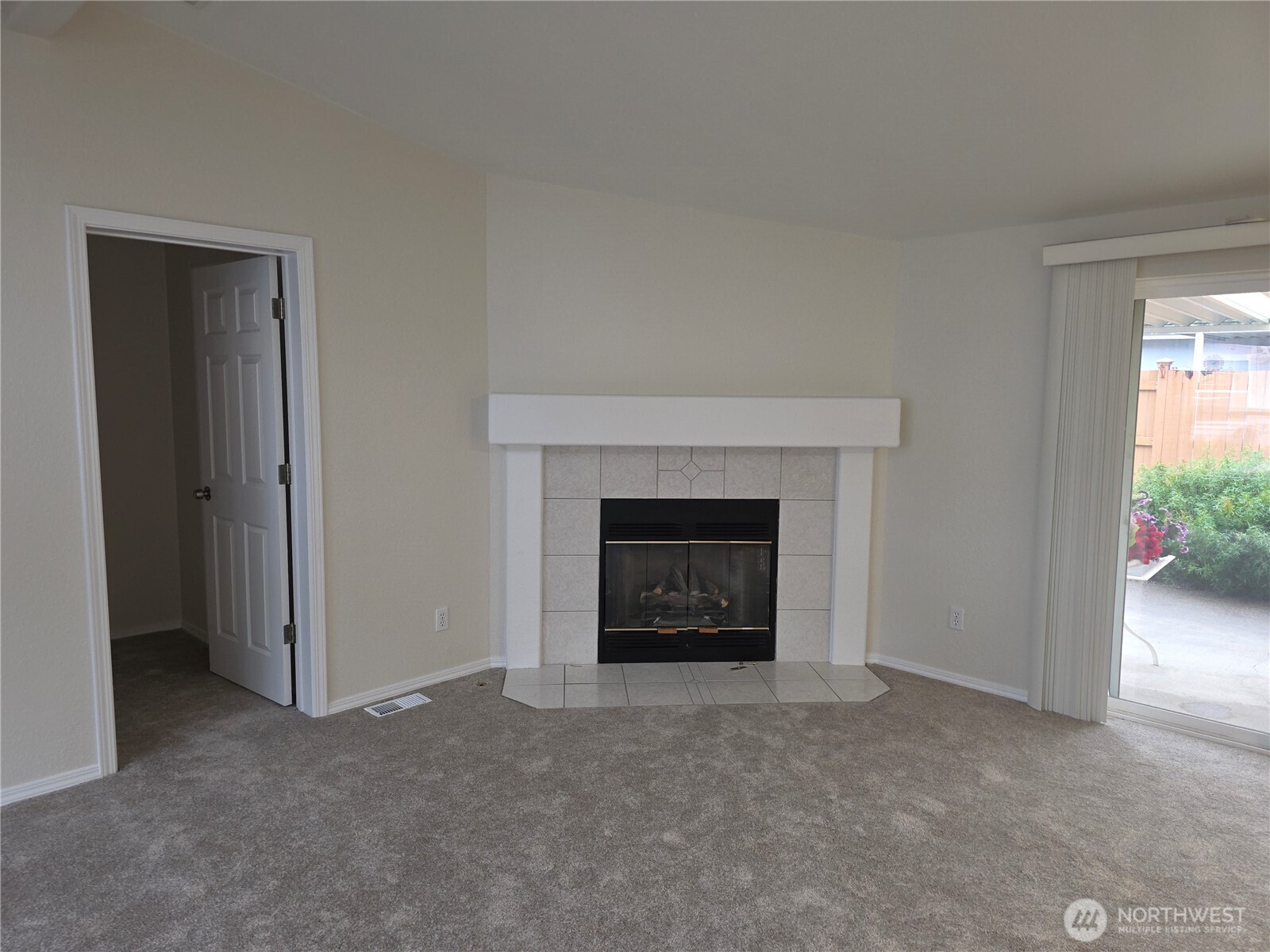 24006 222nd Avenue SE #16, Maple Valley, WA 98038-5880